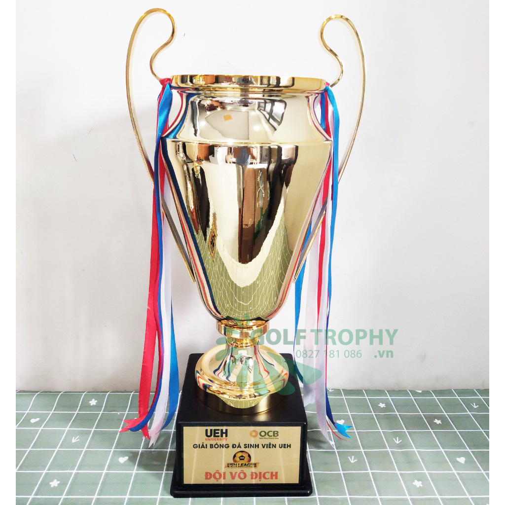 Cúp bóng đá cao cấp màu vàng