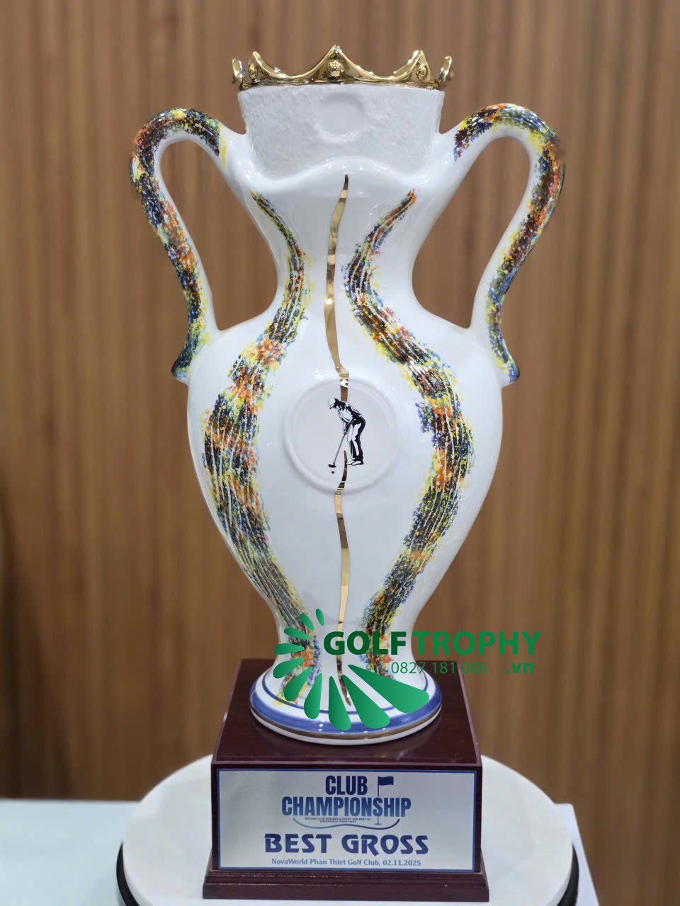 Cúp vô địch gốm sứ