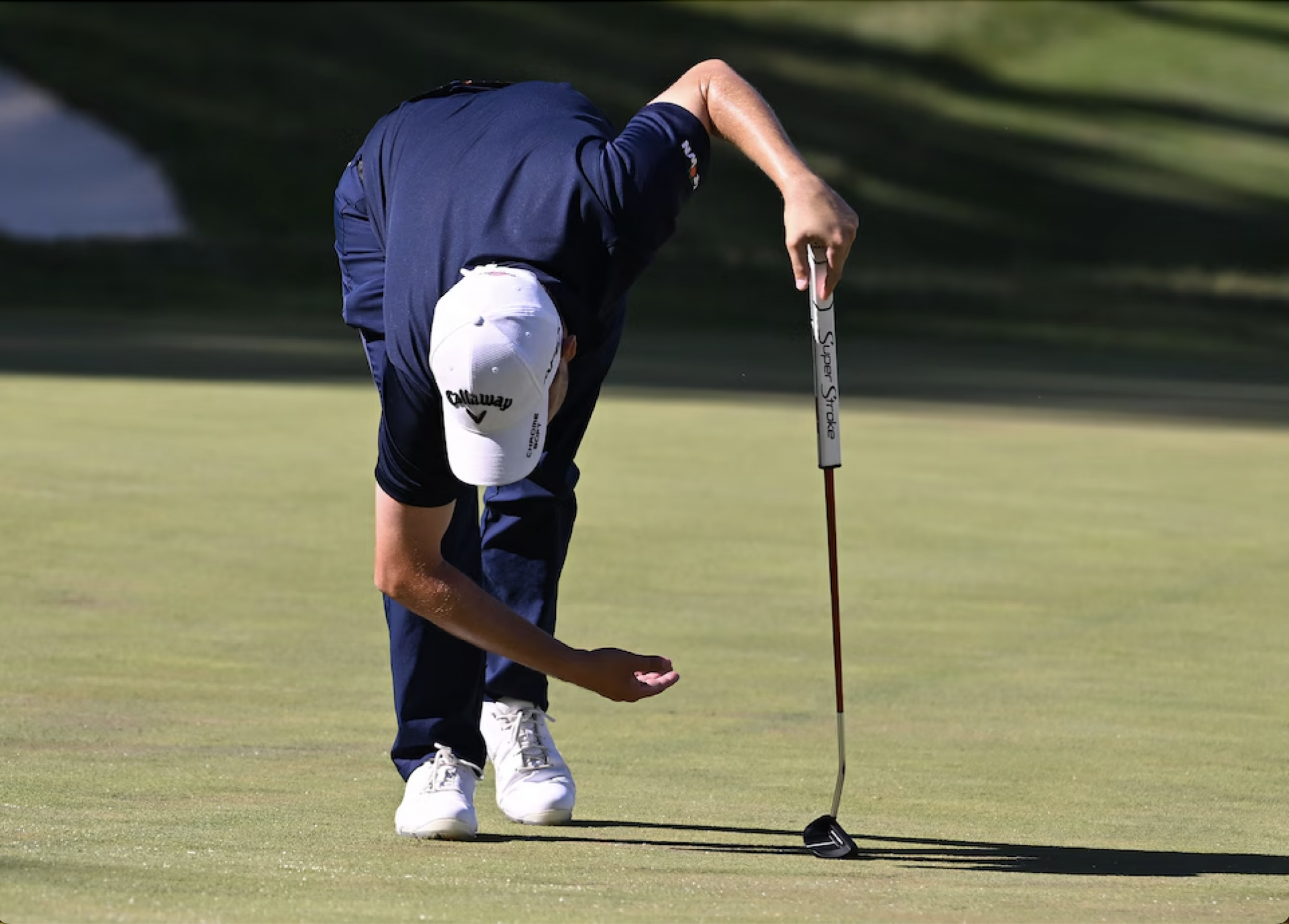 kiểm tra độ ẩm sân golf
