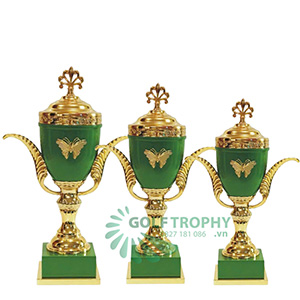 Cúp kim loại màu vàng phối xanh lá - GTP-4243