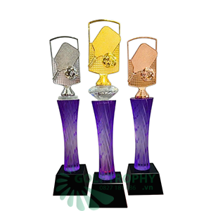 Cúp Pickleball pha lê thân màu tím, đỉnh pick kim loại - PIC-1207